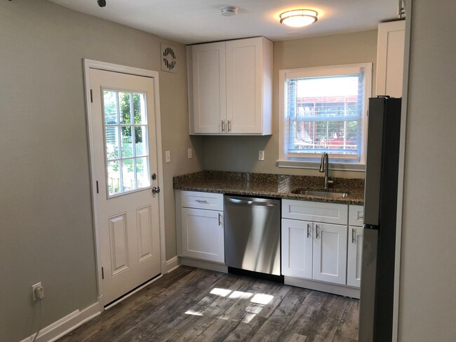 Building Photo - RENOVATED 4 bed 1 bath home in Glen Burnie