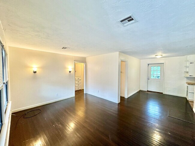 Foto del edificio - 3206 NW Liberty Ave