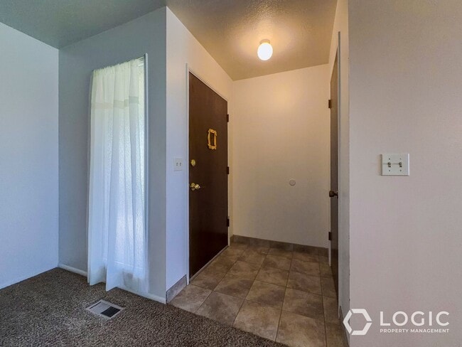 Photo - 2014 S 2600 E Apartment
