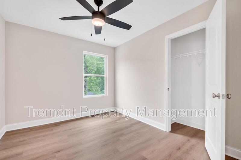 Foto del edificio - 2466 E 21st St