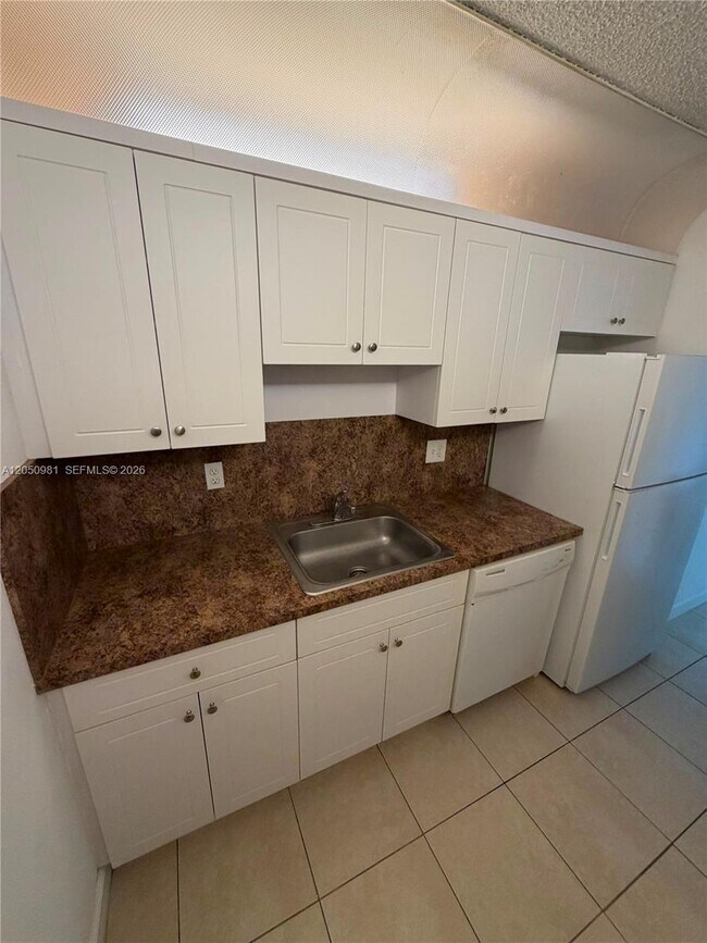 Foto del edificio - 8200 SW 210th St