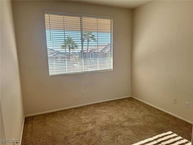 Building Photo - 9901 Trailwood Dr