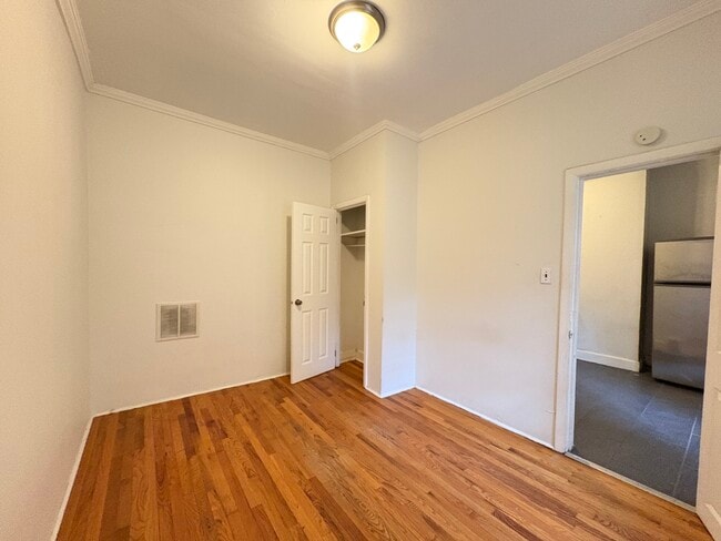Foto del edificio - 346 Armstrong Ave
