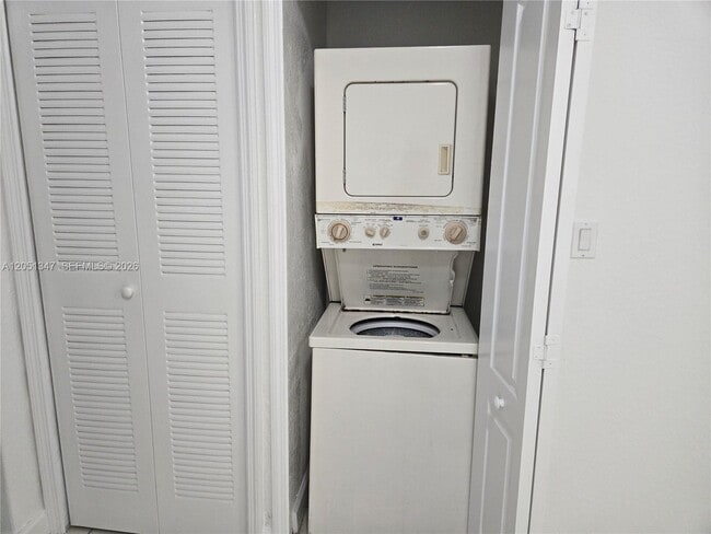 Foto del edificio - 2460 SE 16th Terrace