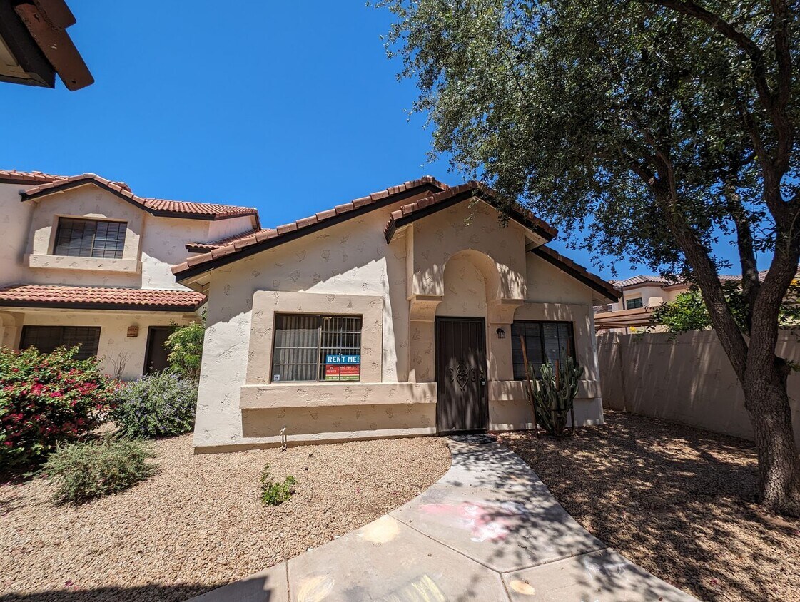 Foto principal - 2 Bedroom Condo in the Sonoma Village Comm...