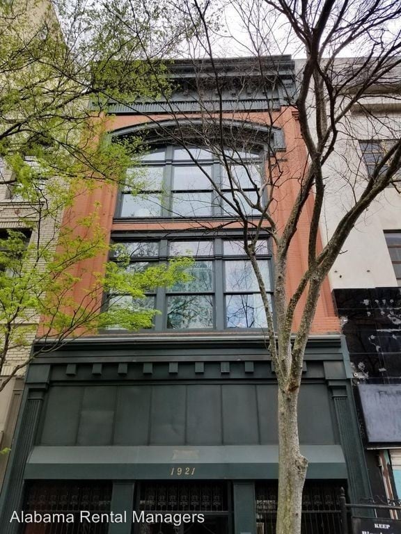 Building Photo - 1921 3rd Ave N