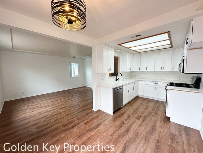 Foto del edificio - Remodeled Two-Bedroom Townhome in Encinitas Village!