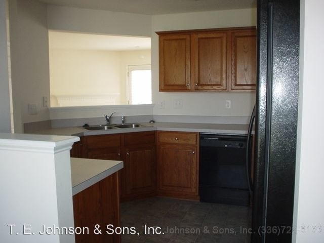 Building Photo - 2859 Chestnut Heights Rd