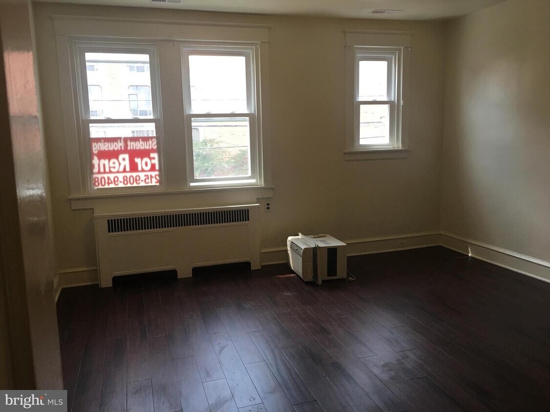 Primary Photo - 5733 N 20th St