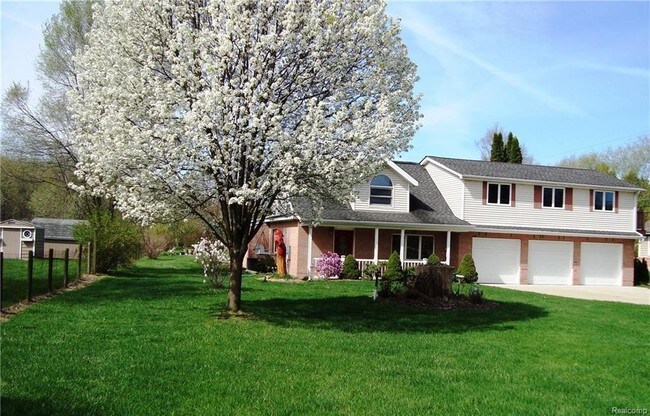 Foto del edificio - 64505 Wolcott Rd