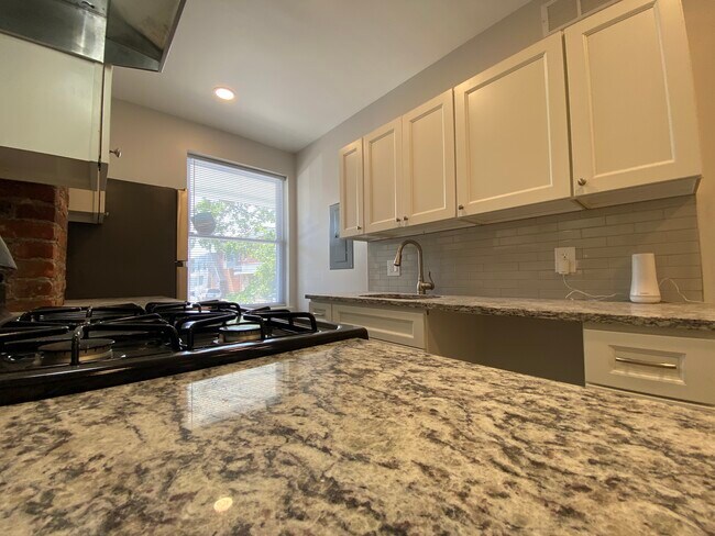 Building Photo - 6211 Elmwood Ave