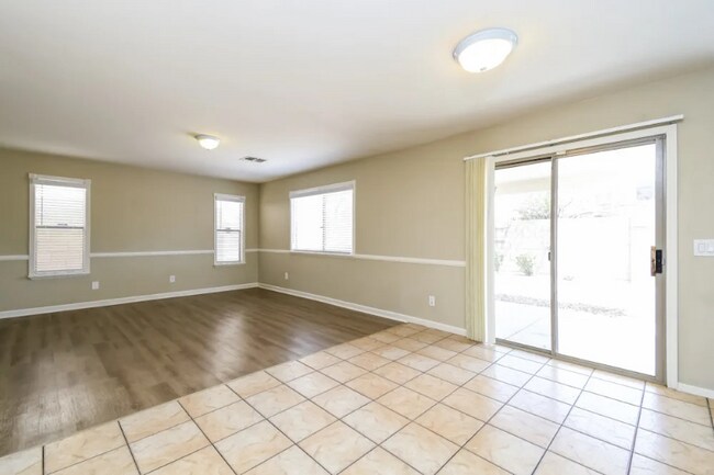 Foto del edificio - 2605 N 128th Ln