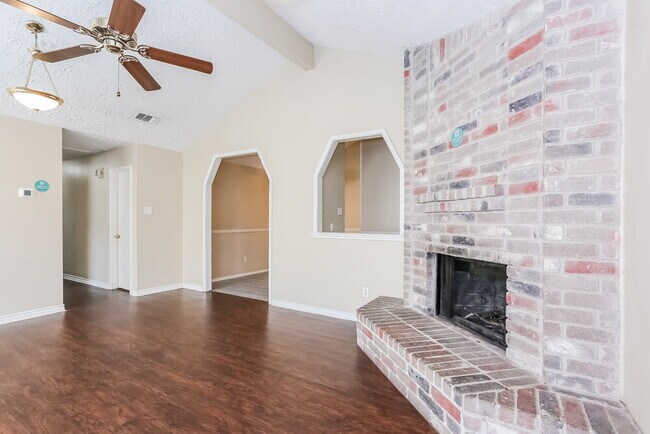 Foto del edificio - 11 Crestbriar Ct