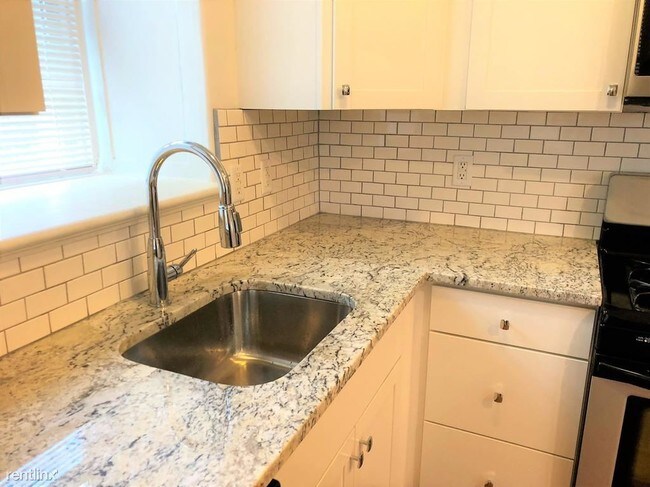 Building Photo - 2 br, 1 bath Apartment - 309 Belonda St