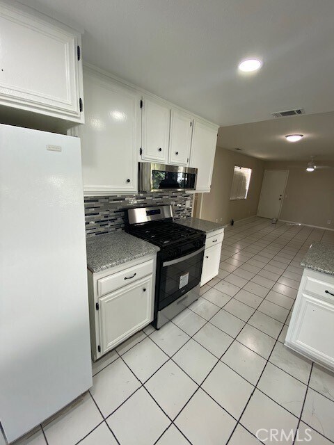 Building Photo - 1364 Orchard Cir