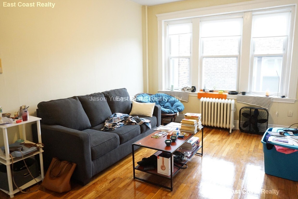 Primary Photo - 222 Kelton St