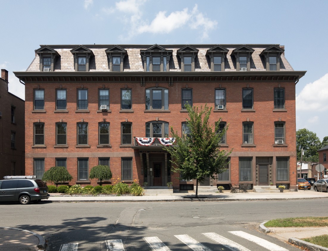 Foto principal - 130 Main St