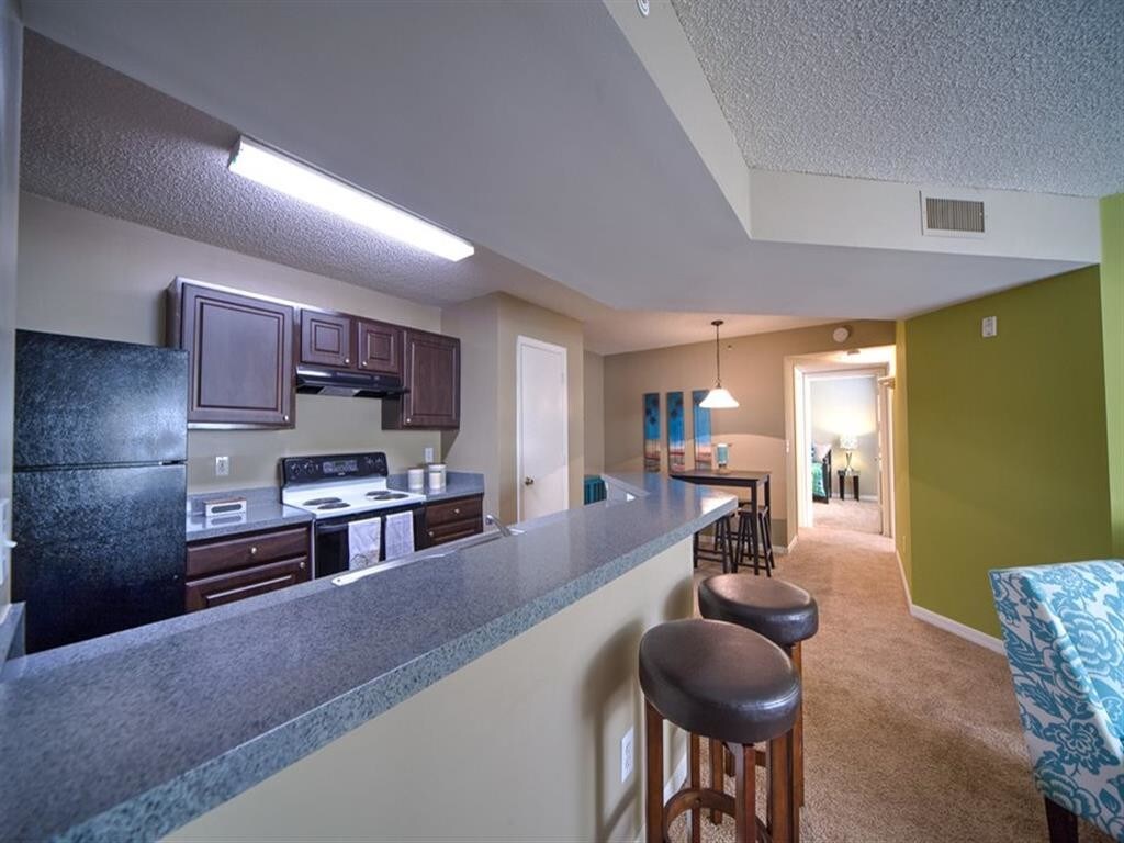 Courtney Manor Apartments in Jacksonville, FL