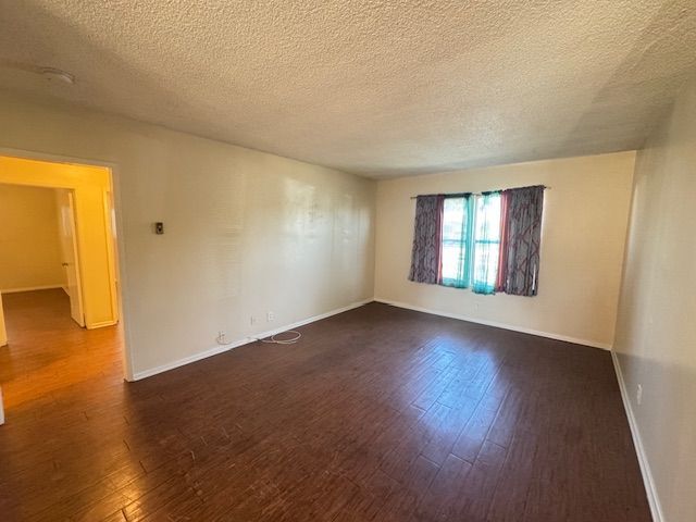 Foto principal - 5901 Orange Ave