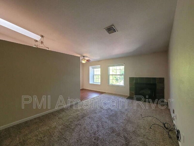 Foto del edificio - 7131 Stella Ln