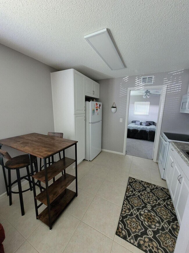 Building Photo - 333 SE Martin Ave