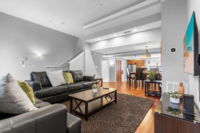 Foto del edificio - 14590 Damai Ln
