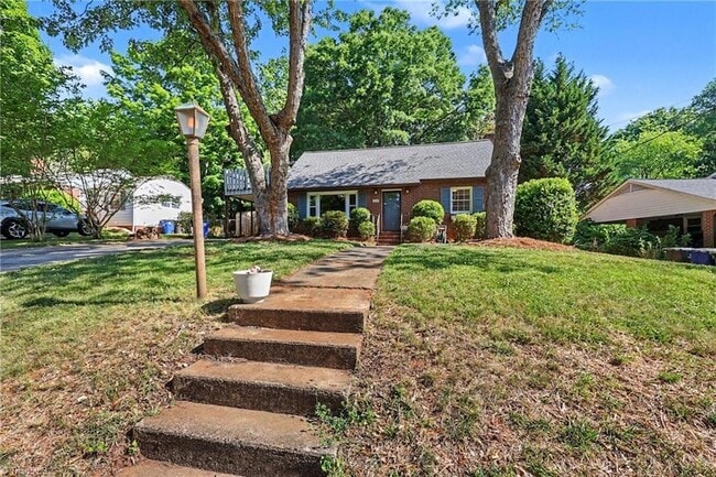 Building Photo - 1249 Wedgewood Dr