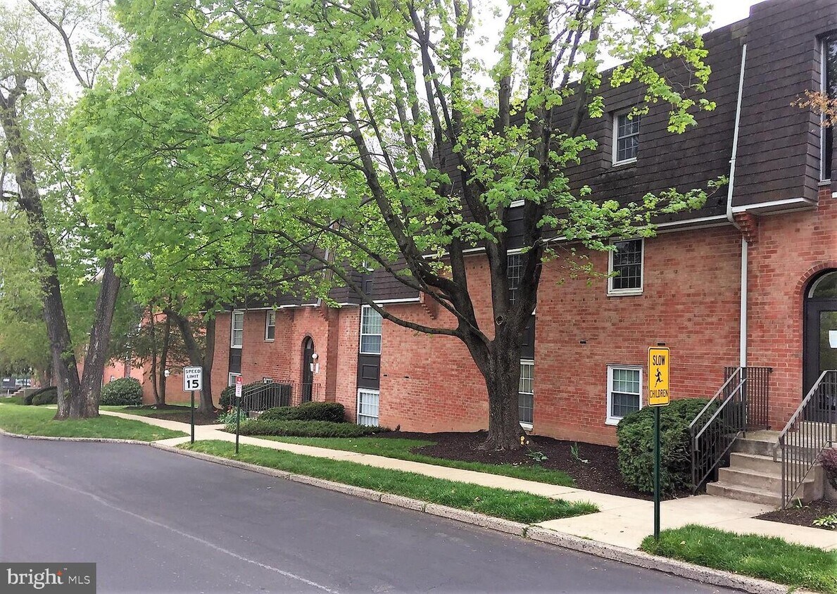 4000 Gypsy Ln Unit 113, Philadelphia, PA 19129 Room for Rent in