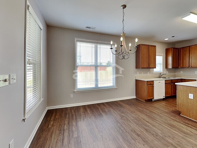 Foto del edificio - 209 Haywood Ln