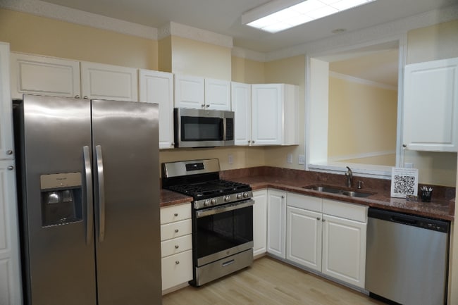 Building Photo - 5218 Castlestone Dr