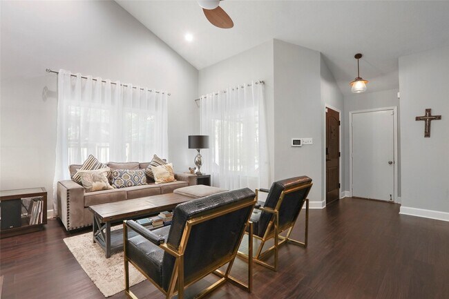 Foto del edificio - 15 Abbey Brook Pl