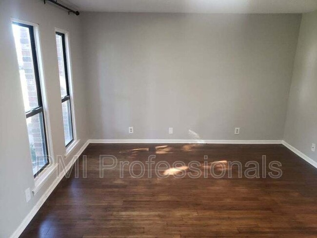 Building Photo - 339 Huntington Ridge Dr