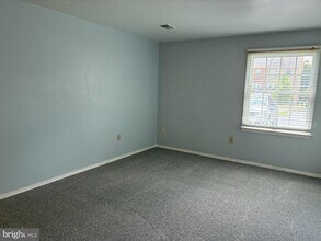 Building Photo - 534 Pangborn Blvd