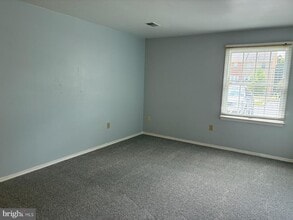 Building Photo - 534 Pangborn Blvd