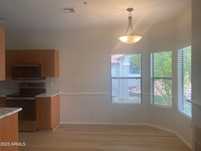 Foto del edificio - 9600 N 96th St