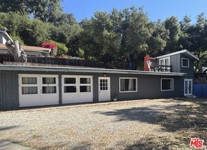 Building Photo - 1710 Topanga Skyline Dr