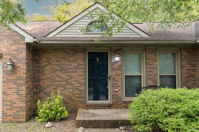 Building Photo - 5744 Spring Corner Rd