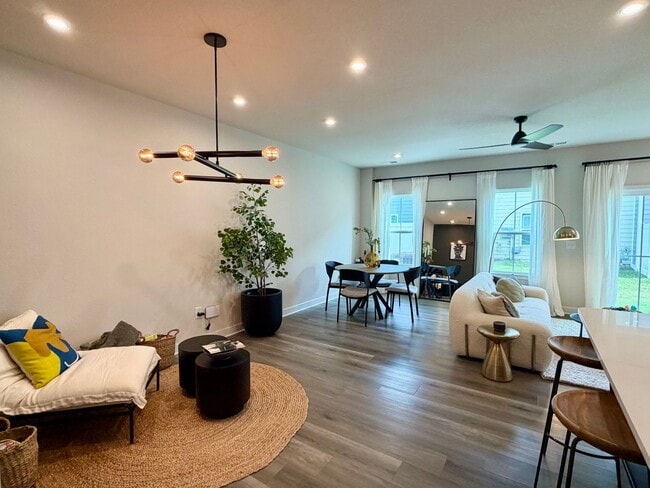 Foto del edificio - Stunning Townhome in the Heart of Chesapeake