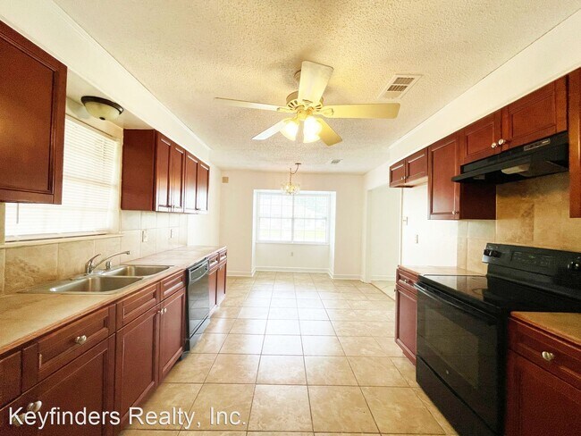 Building Photo - 4 br, 2 bath House - 16405 Patton Ave.