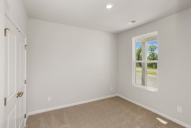 Building Photo - 2985 Mallard Dr