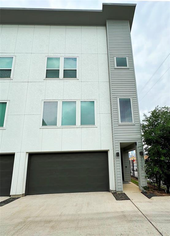Building Photo - 1306 Hussion St