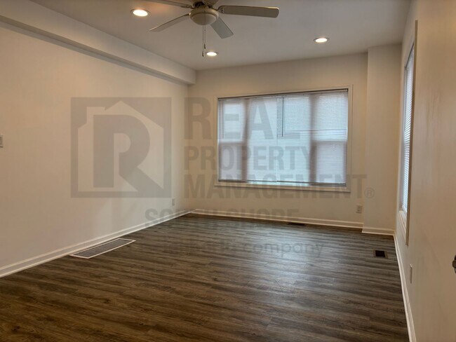 Foto del edificio - 2104 E 73rd Ave