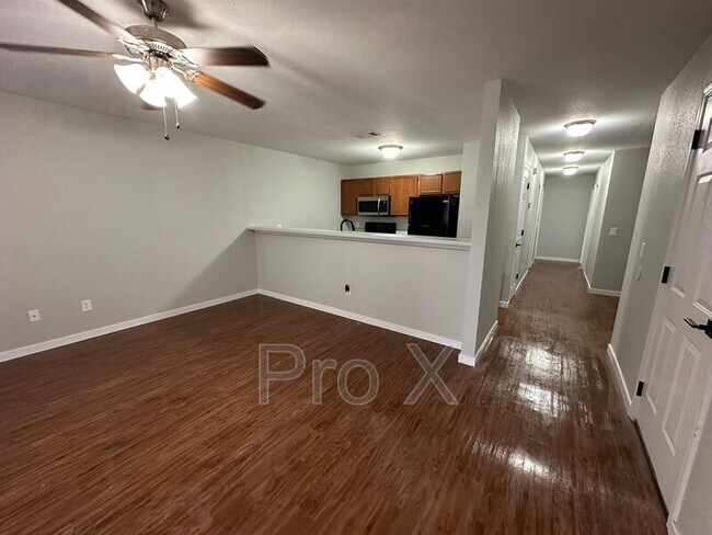 Foto del edificio - 3302 SW Victoria Pl