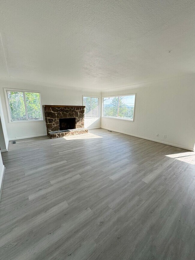 Foto del edificio - Completely Remodeled House!