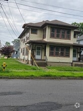 Building Photo - 1901 Riverview Dr