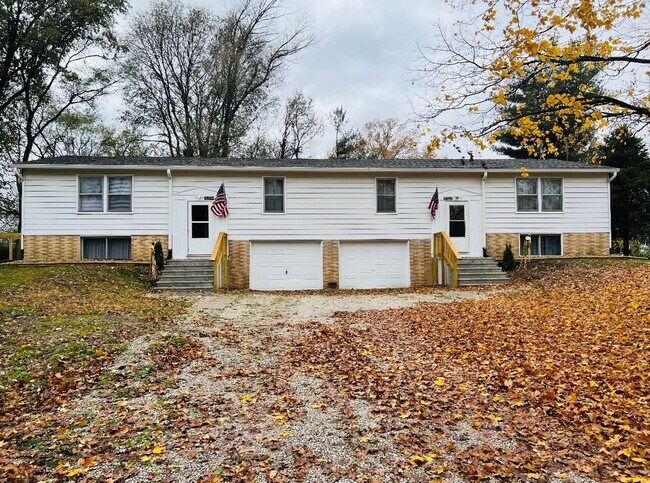 Foto del edificio - 6320 &amp; 6322 N Fruitridge Street