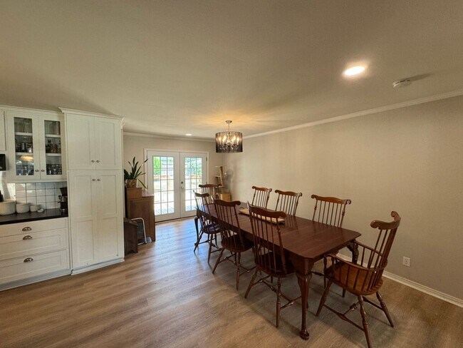 Building Photo - Coming Soon: Spacious 3 Bedroom 2 Bath-Hom...