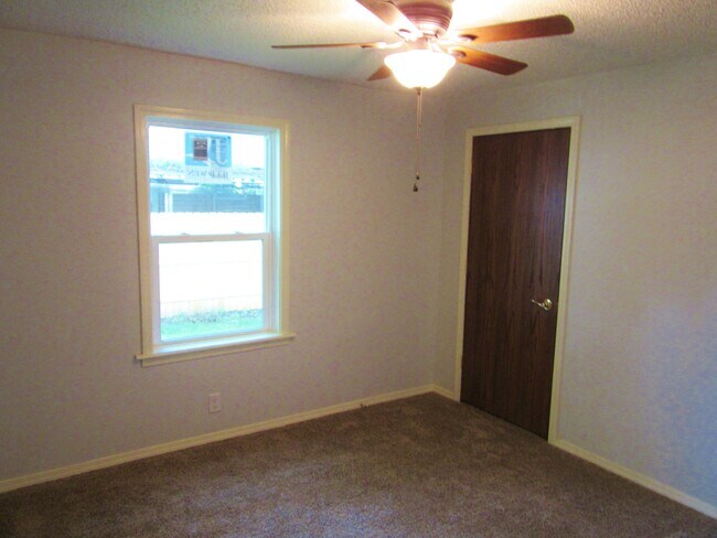 Foto del edificio - 406 W Maple St