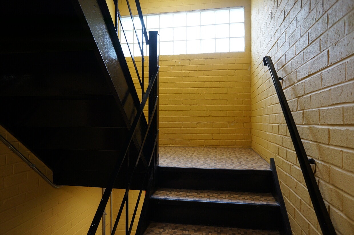 Building Photo - Call PL