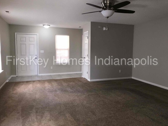 Foto del edificio - 5653 Sweet River Dr